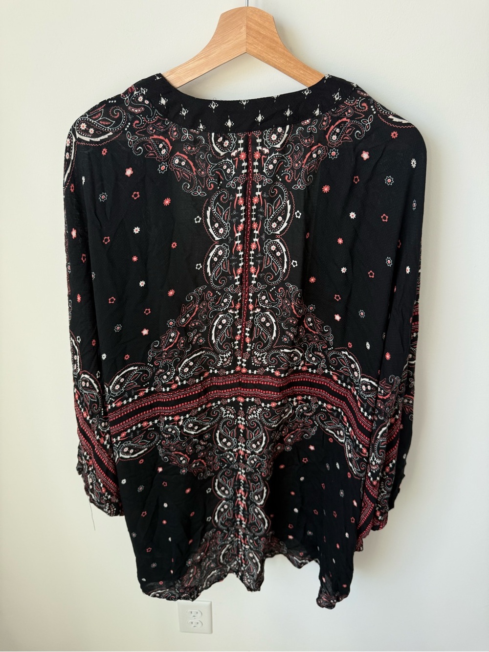 Altr’d State Black Paisley V-Neck Women's Kimono | S - Picture 5 of 7